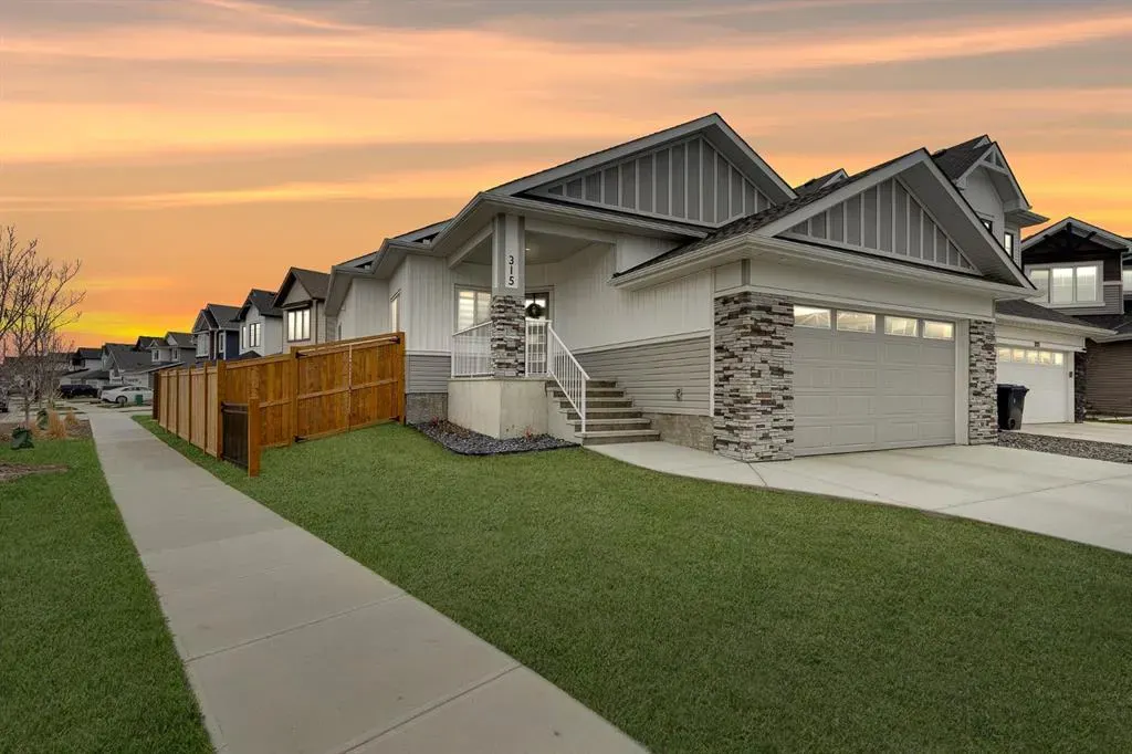 315 Monterey Place SE
