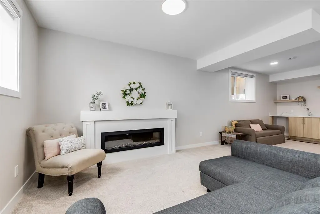 315 Monterey Place SE