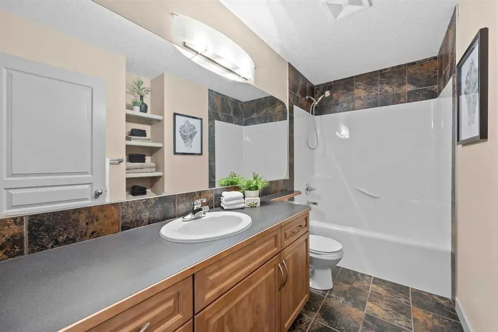 139 Tuscany Ridge Close NW