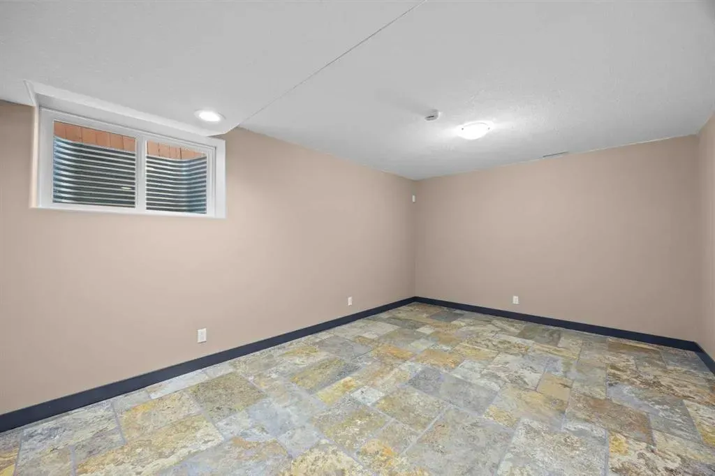 139 Tuscany Ridge Close NW