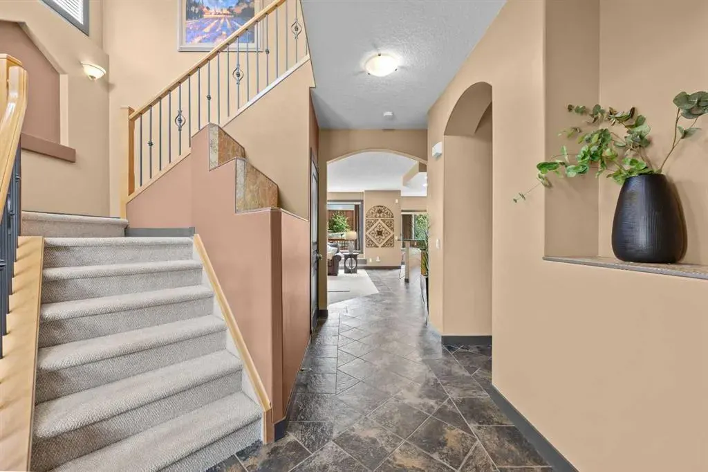 139 Tuscany Ridge Close NW