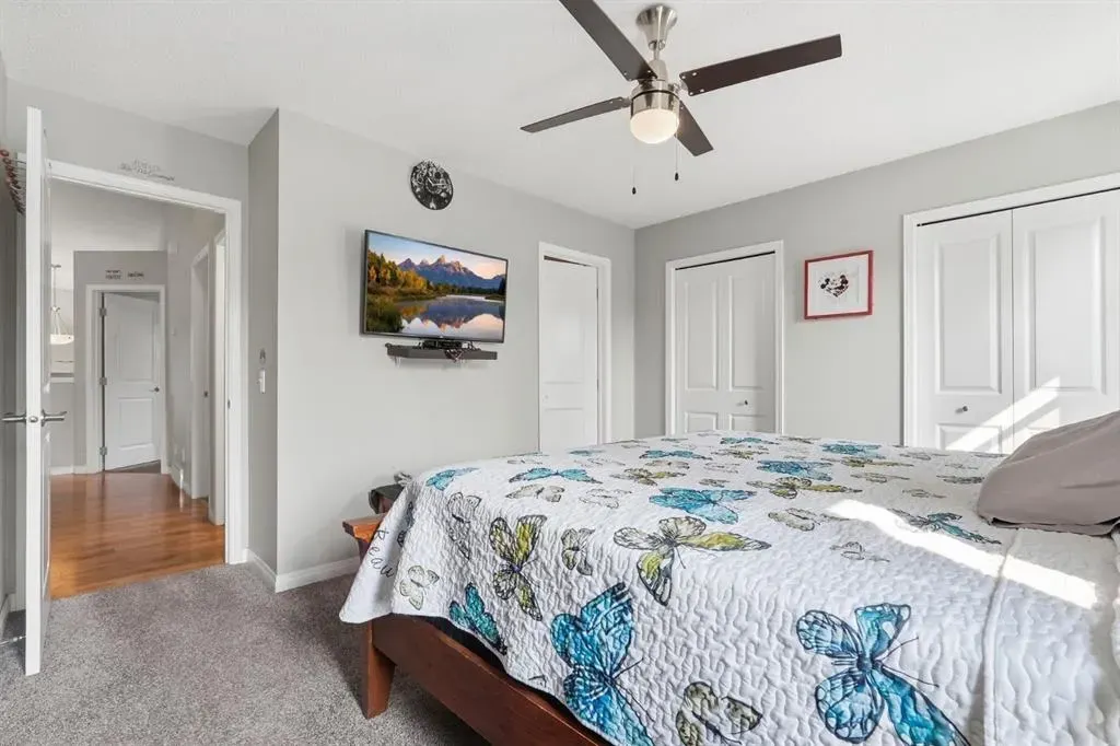 76 Crystalridge Crescent