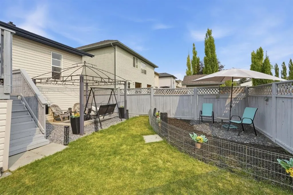 76 Crystalridge Crescent