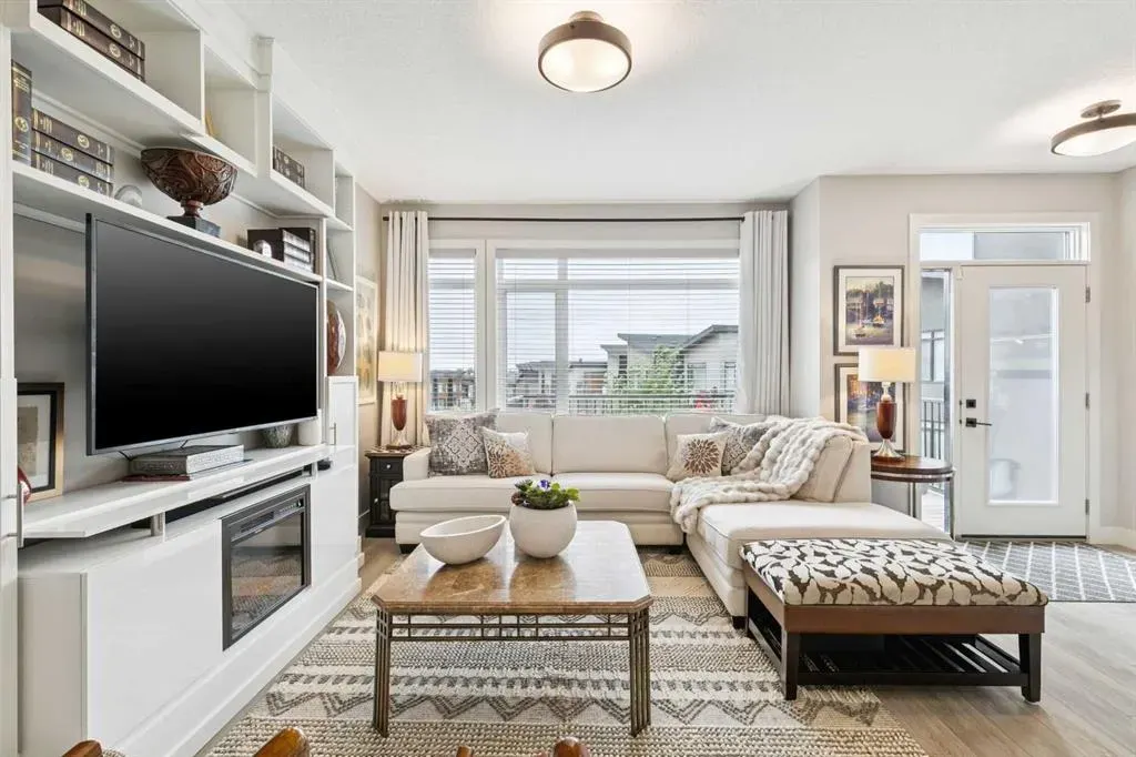 17 Royal Elm Green NW