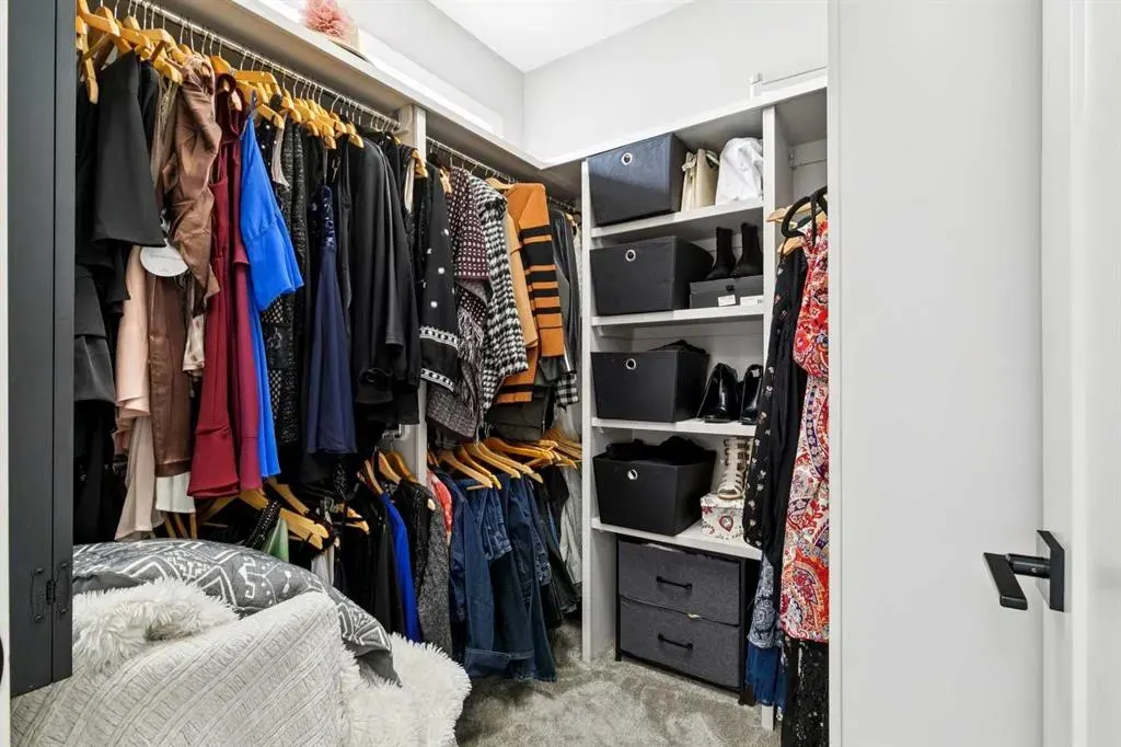 17 Royal Elm Green NW