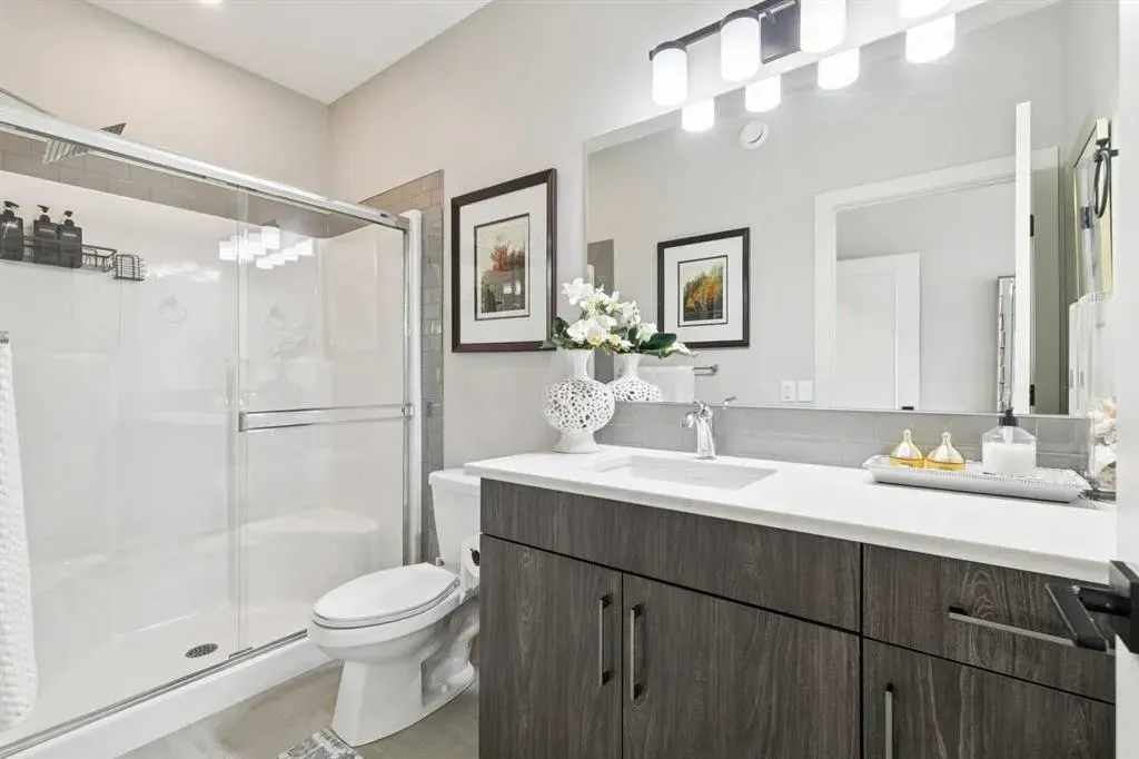 17 Royal Elm Green NW