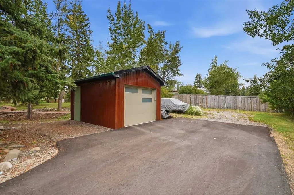 725 Calkins Place