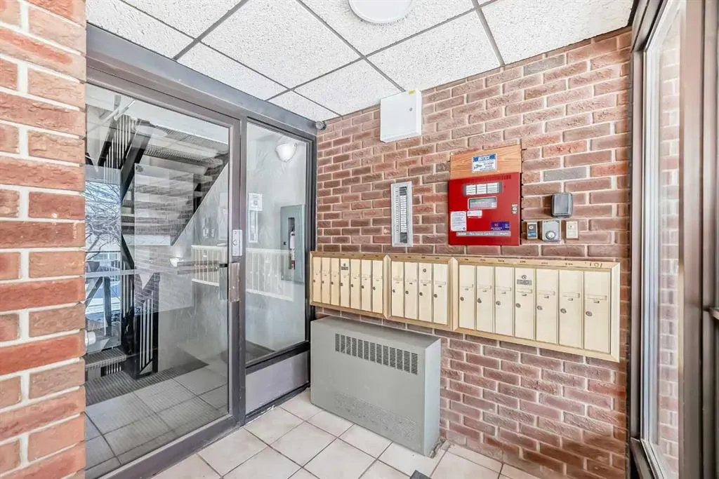 319 2 Avenue #402
