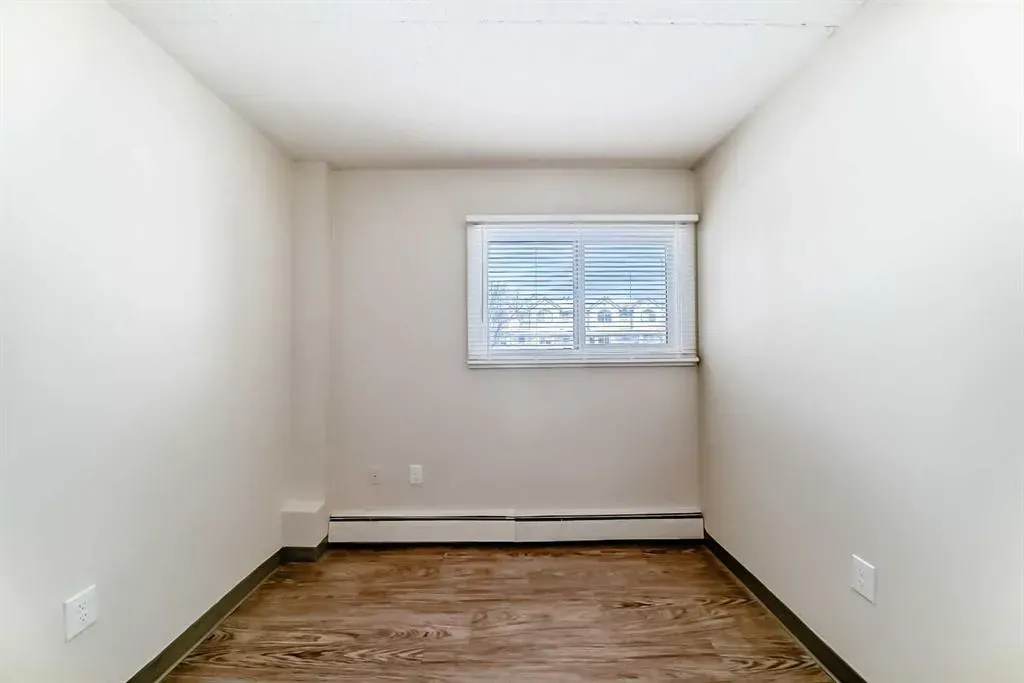 319 2 Avenue #402