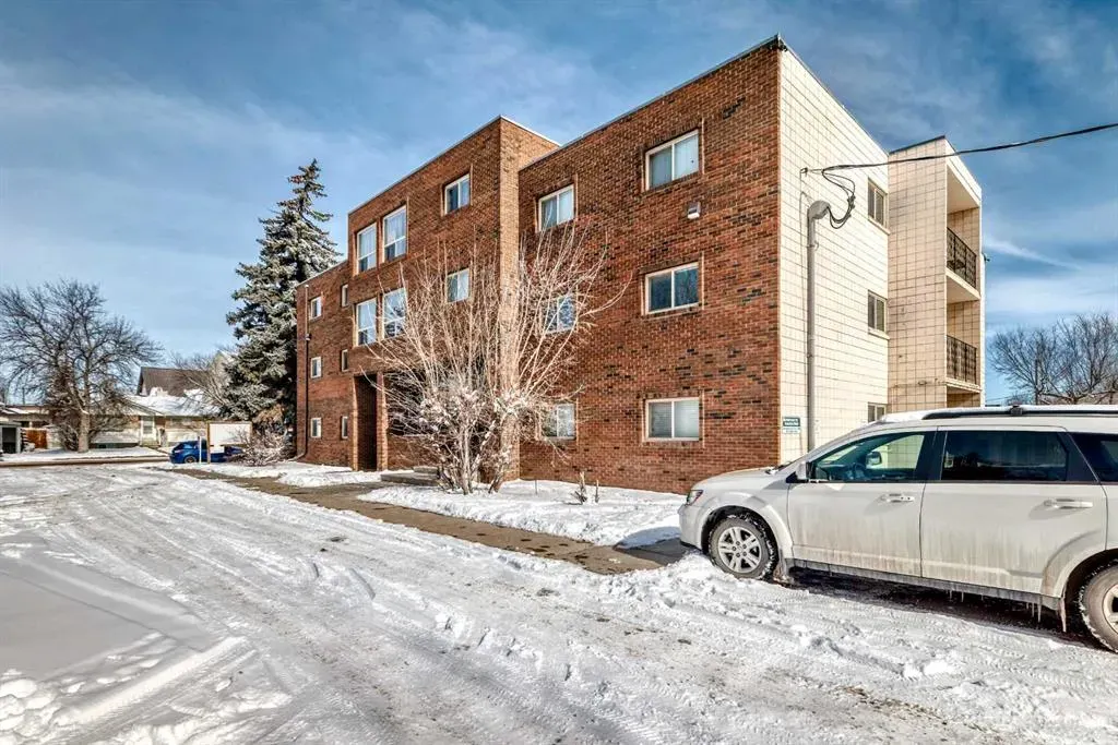 319 2 Avenue #402