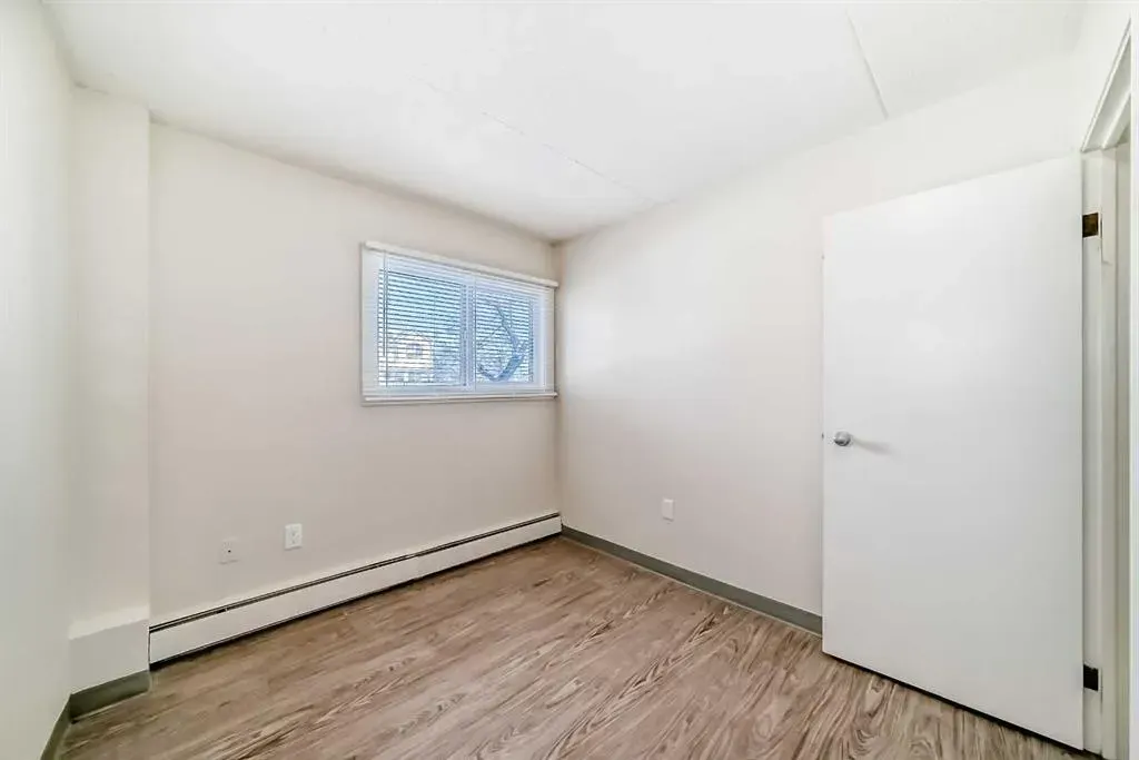 319 2 Avenue #402