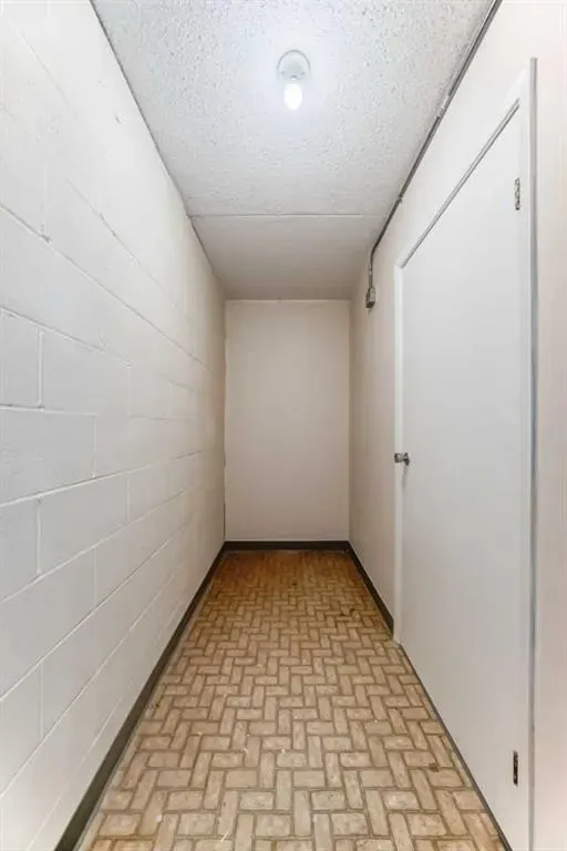 319 2 Avenue #402