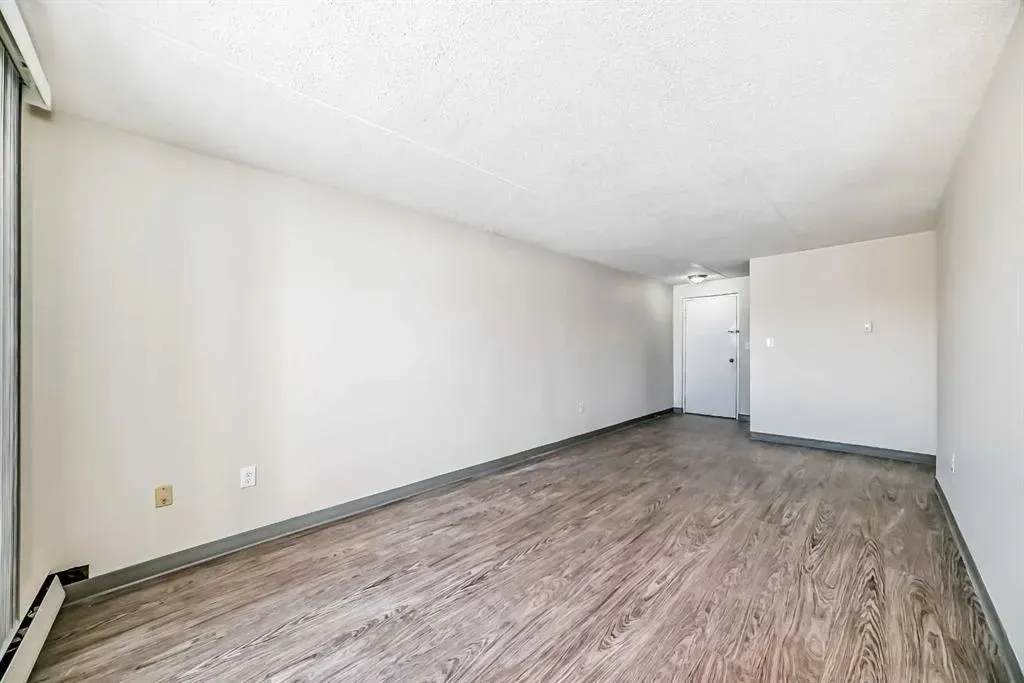 319 2 Avenue #402