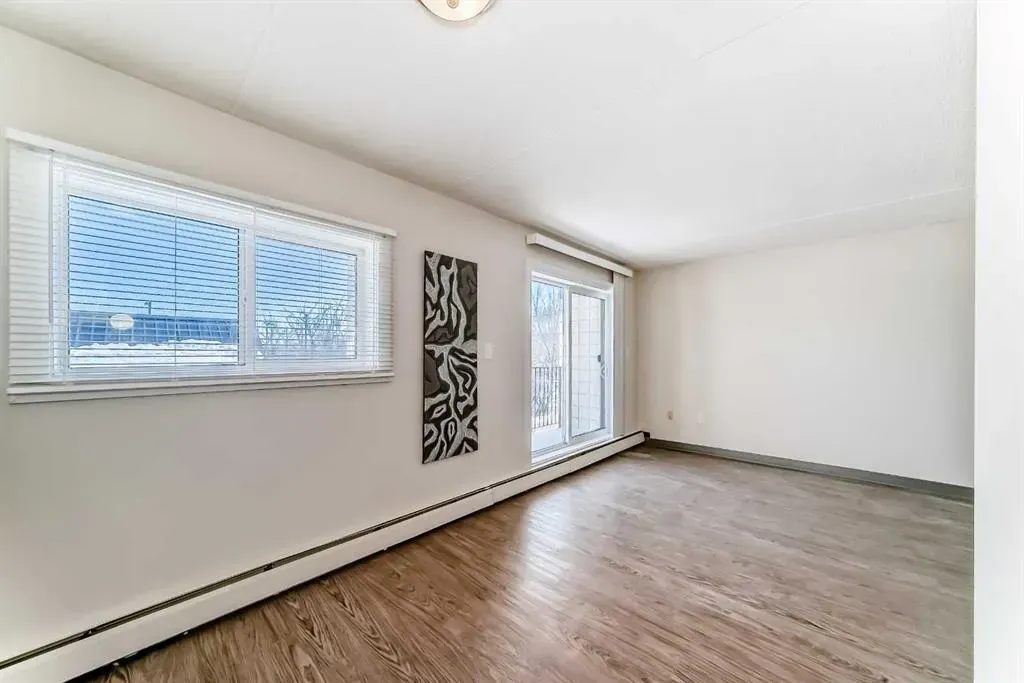 319 2 Avenue #402