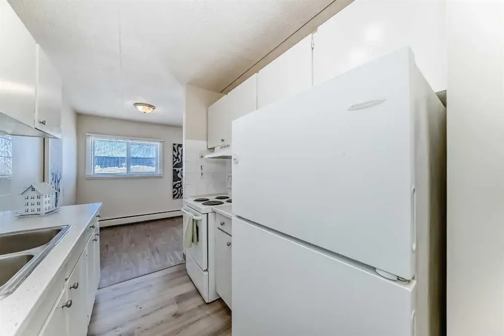 319 2 Avenue #402