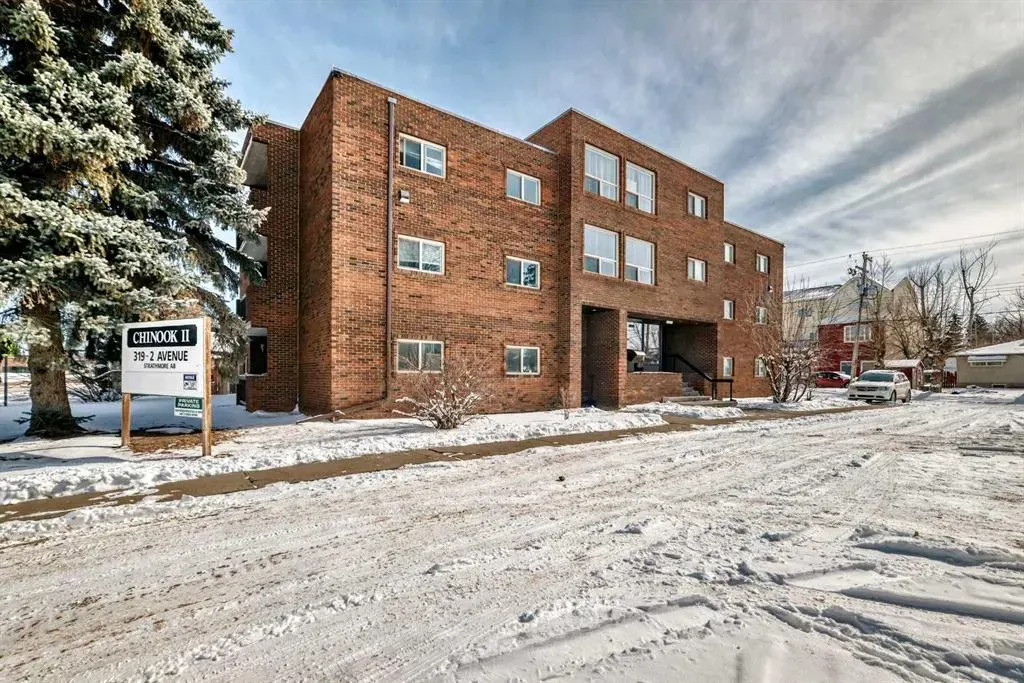 319 2 Avenue #402