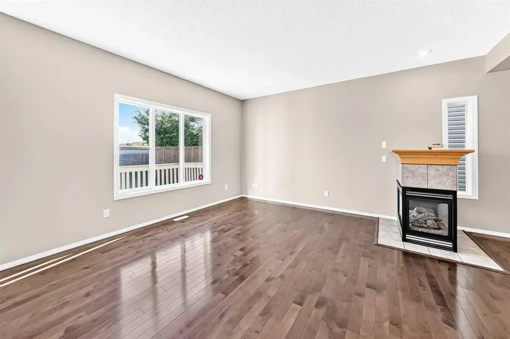 16 Royal Birch Rise NW