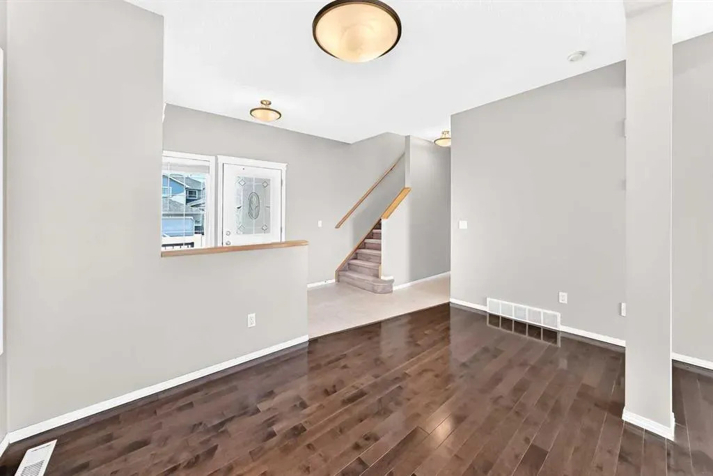 16 Royal Birch Rise NW
