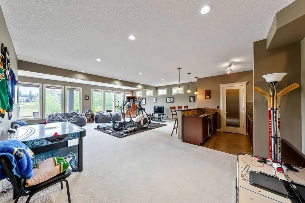 22 Tuscany Estates Crescent NW