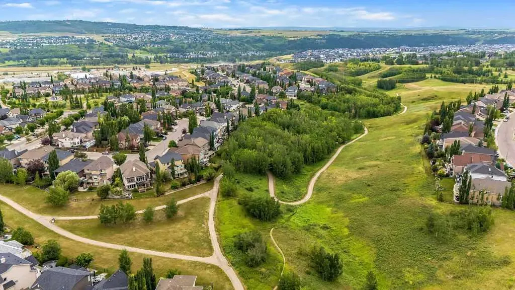 22 Tuscany Estates Crescent NW