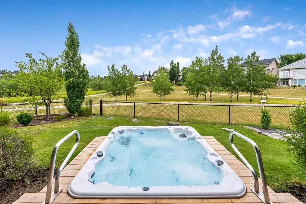 22 Tuscany Estates Crescent NW