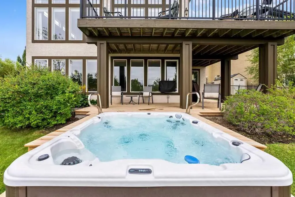 22 Tuscany Estates Crescent NW