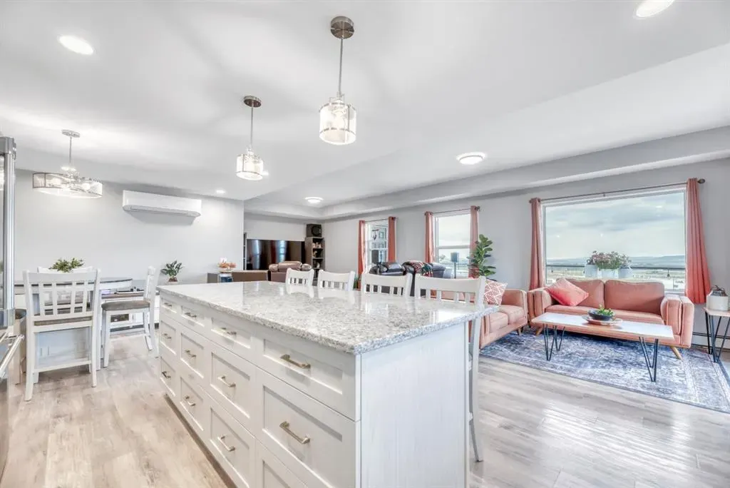 404 1 Avenue SE #407