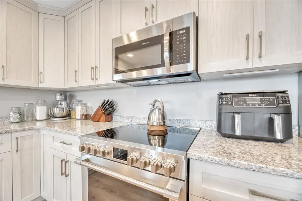 404 1 Avenue SE #407