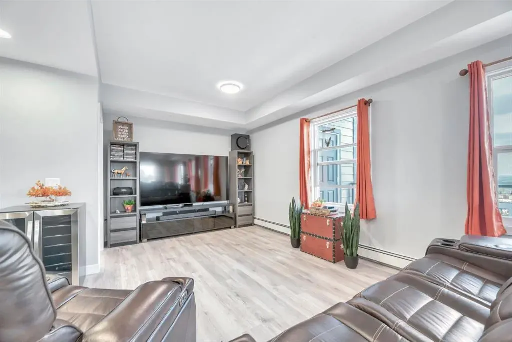 404 1 Avenue SE #407