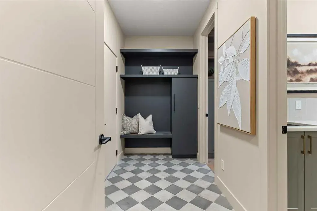 4 Westmount Point