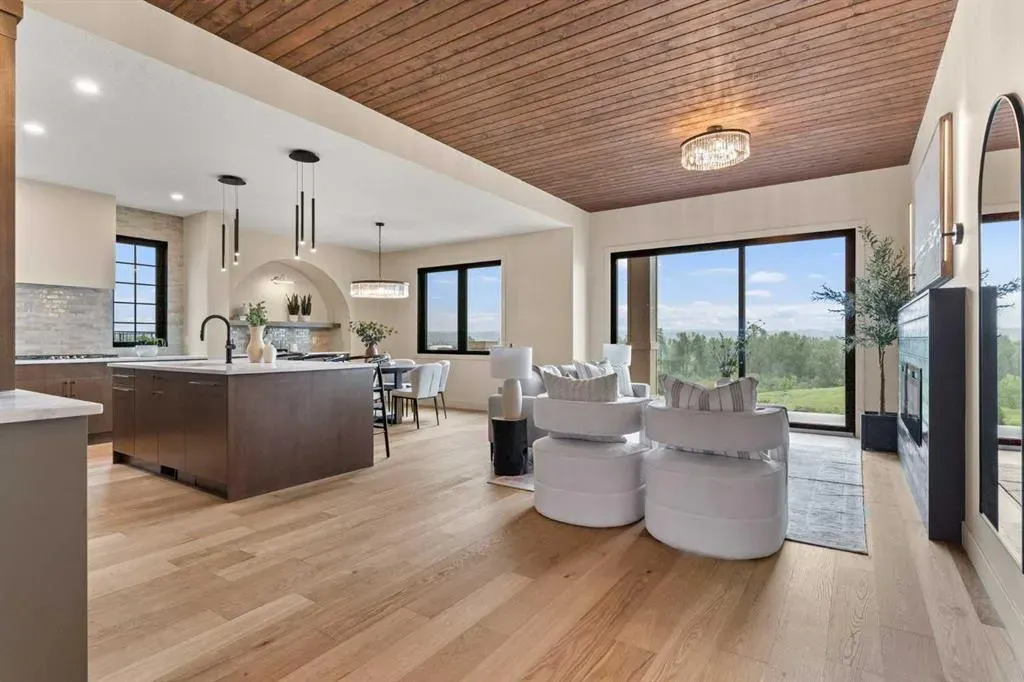 4 Westmount Point