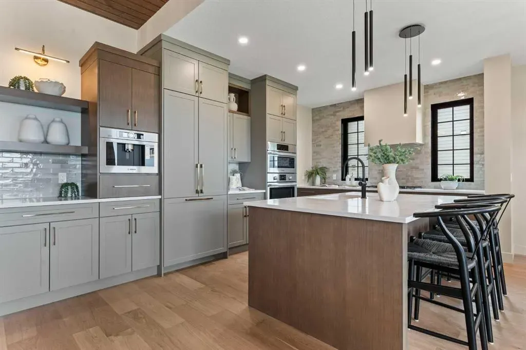 4 Westmount Point