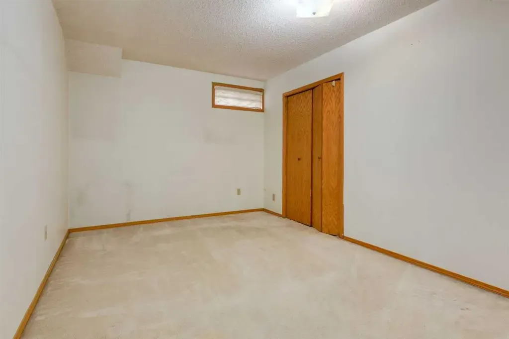 183 Edgevalley Circle NW