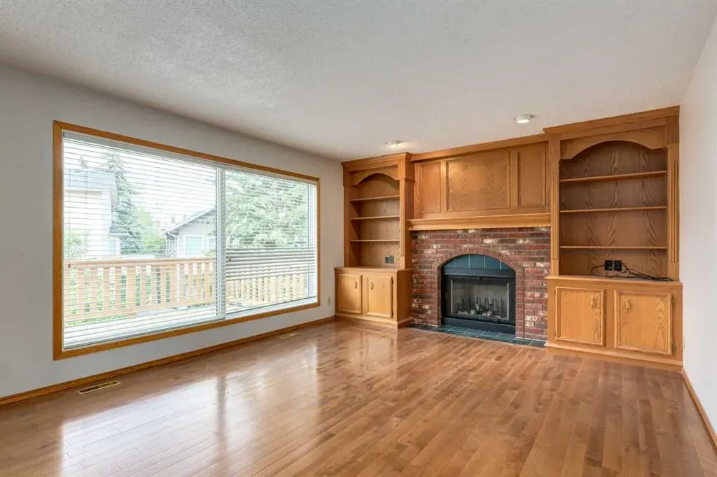 183 Edgevalley Circle NW