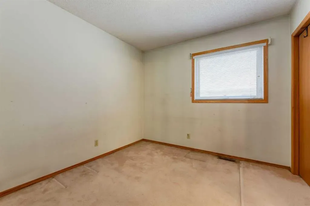 183 Edgevalley Circle NW