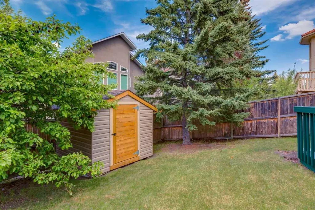 183 Edgevalley Circle NW