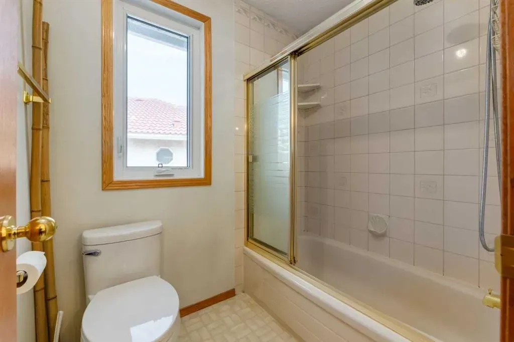 183 Edgevalley Circle NW