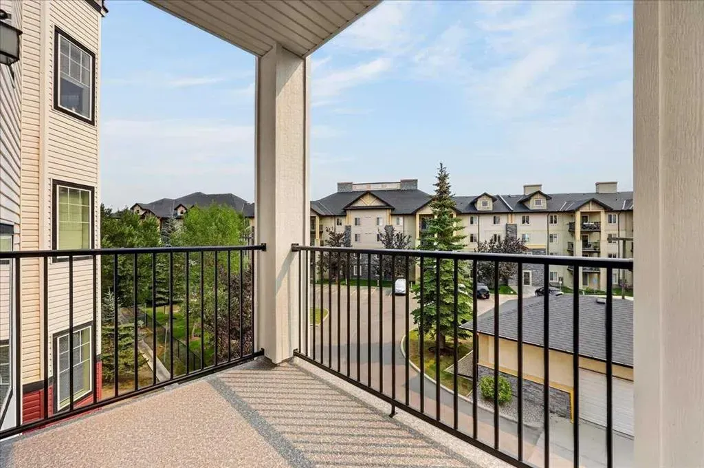 70 Royal Oak Plaza NW #303