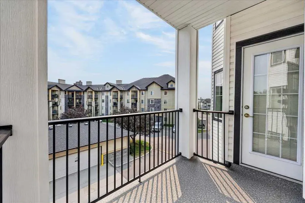 70 Royal Oak Plaza NW #303