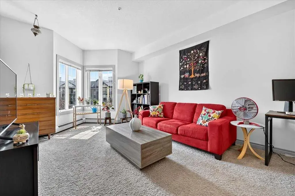 70 Royal Oak Plaza NW #303