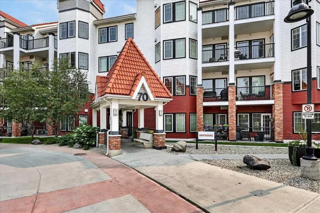 70 Royal Oak Plaza NW #303