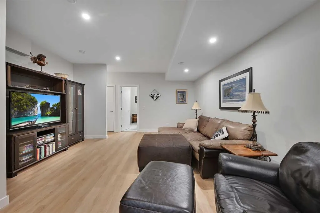 858 Harmony Parade