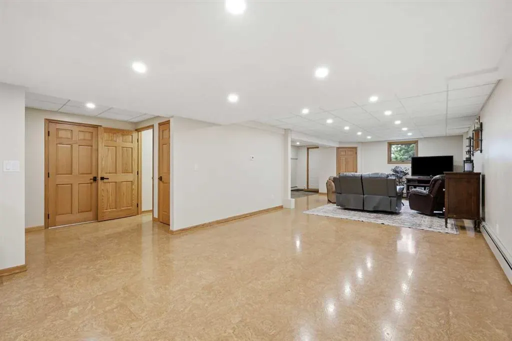 39 Calling Horse Estates