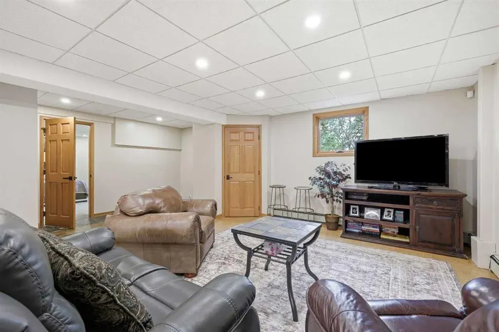 39 Calling Horse Estates