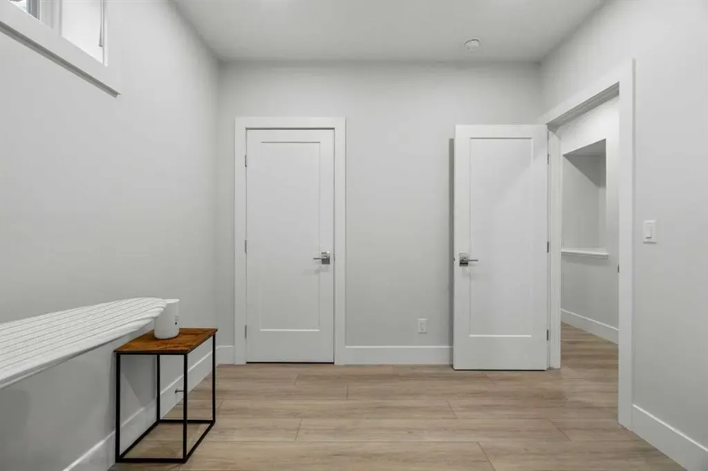 220 Marina Cove SE