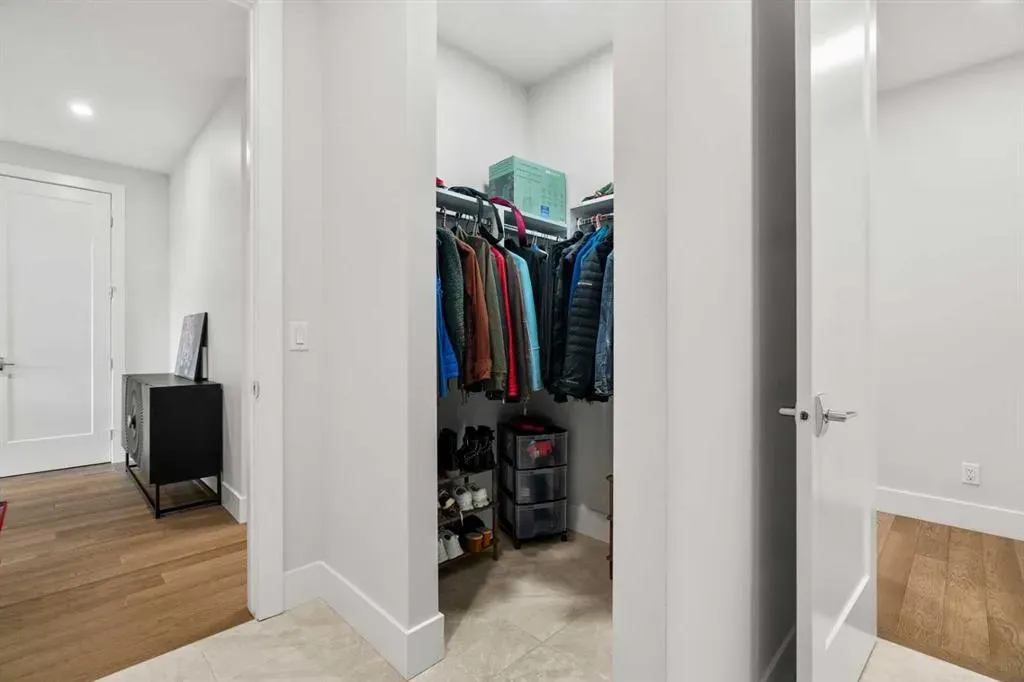 220 Marina Cove SE