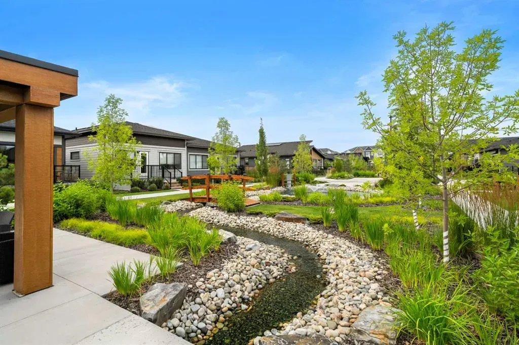 220 Marina Cove SE