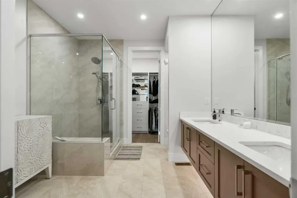 220 Marina Cove SE