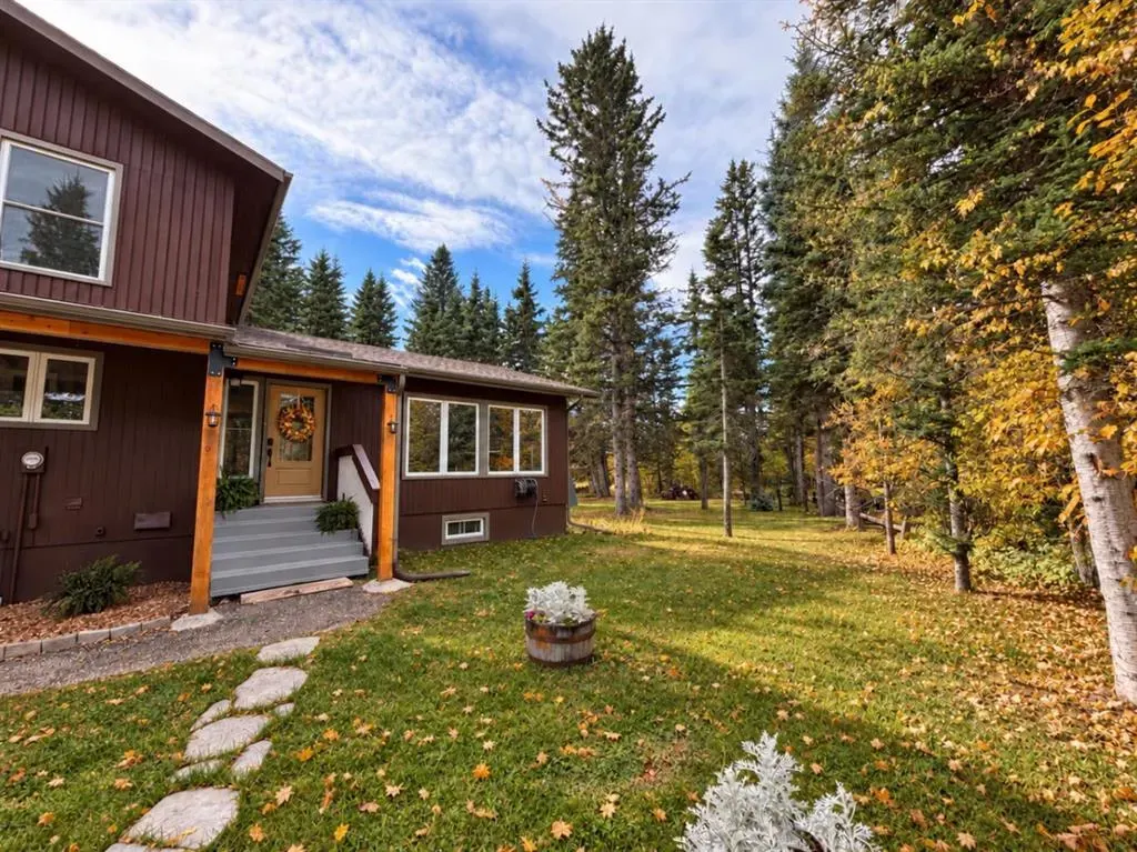 94 Redwood Meadows Drive