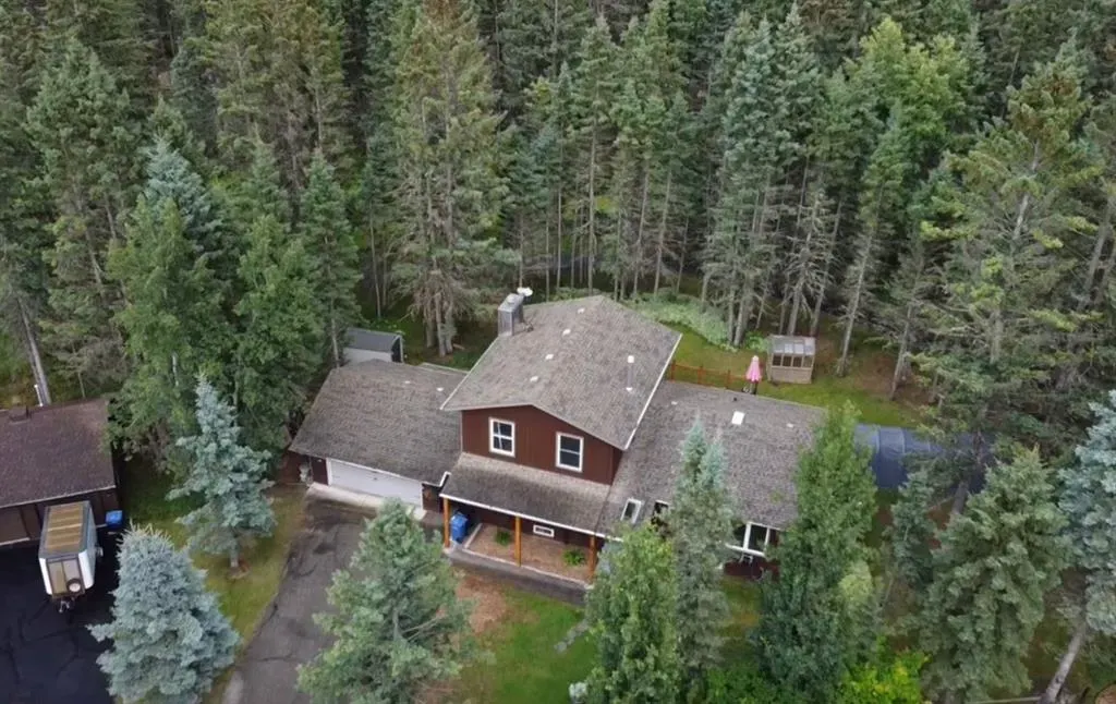 94 Redwood Meadows Drive